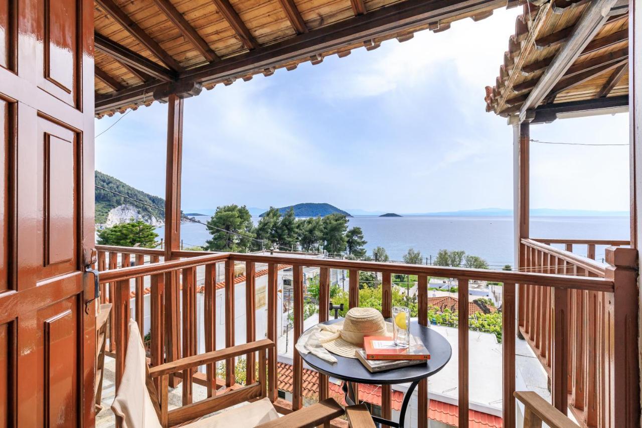 Lilian Beachfront Apartments Neo Klima Luaran gambar