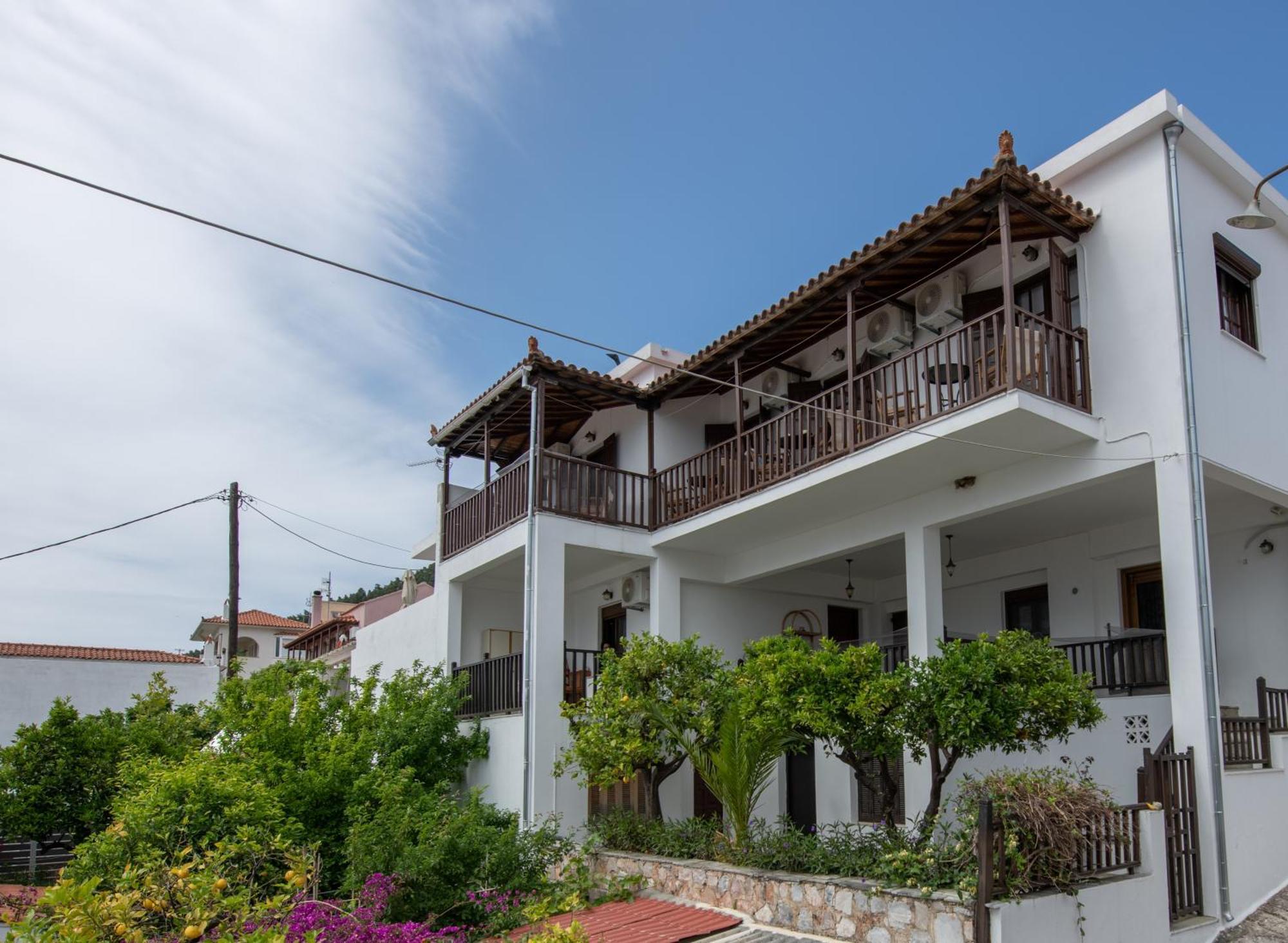 Lilian Beachfront Apartments Neo Klima Luaran gambar