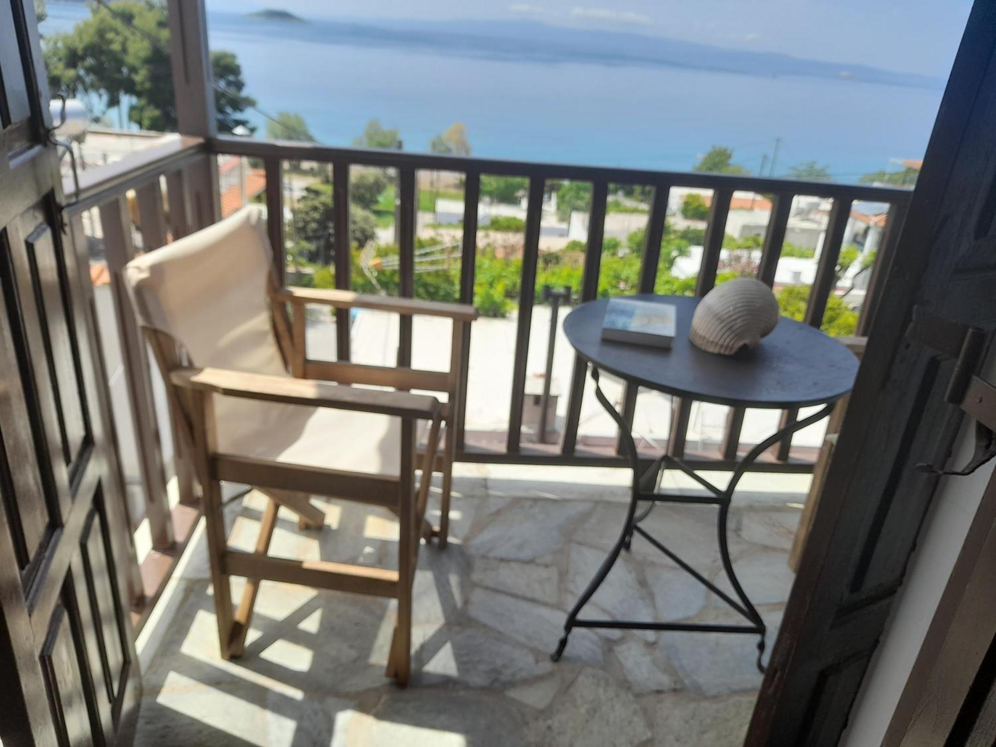 Lilian Beachfront Apartments Neo Klima Luaran gambar